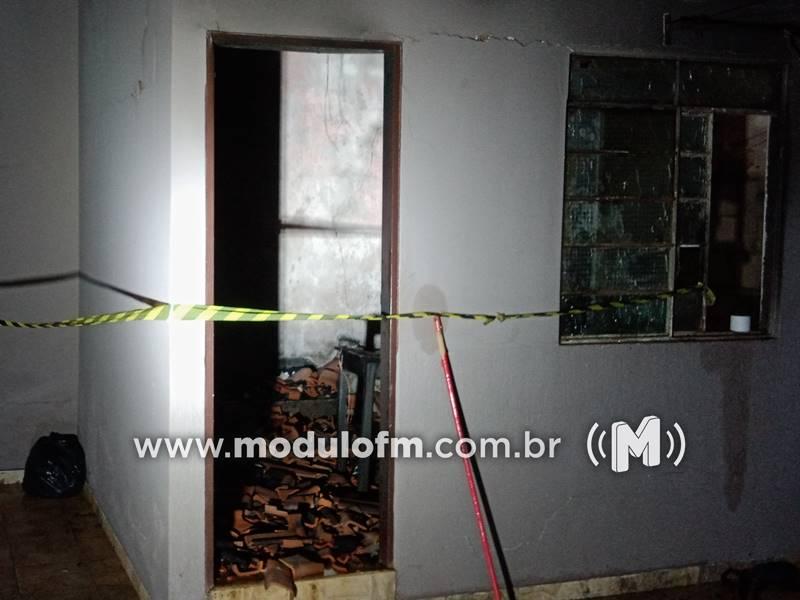 Curto-circuito em fiação poder ter provocado incêndio em residência na cidade de Guimarânia