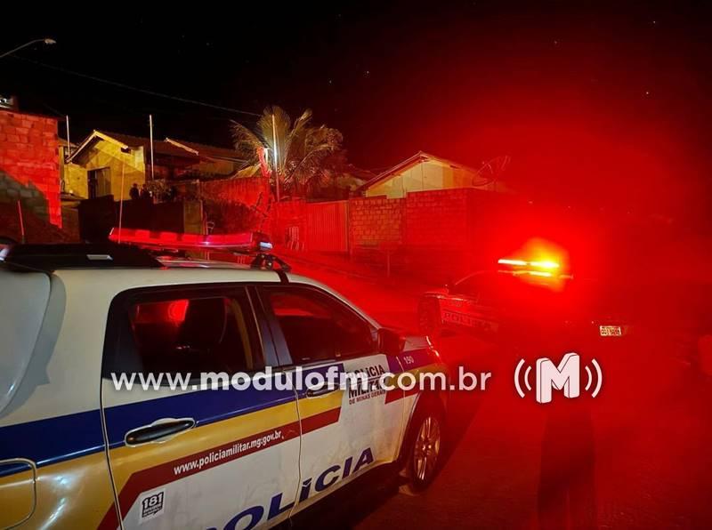 Homem armado mantém filho de 6 anos refém há mais de 12 horas em Campos Altos