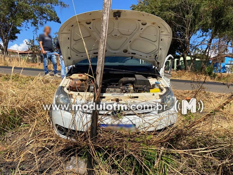 Homem fica ferido em colisão entre carro e caminhão na BR-365 em Patrocínio