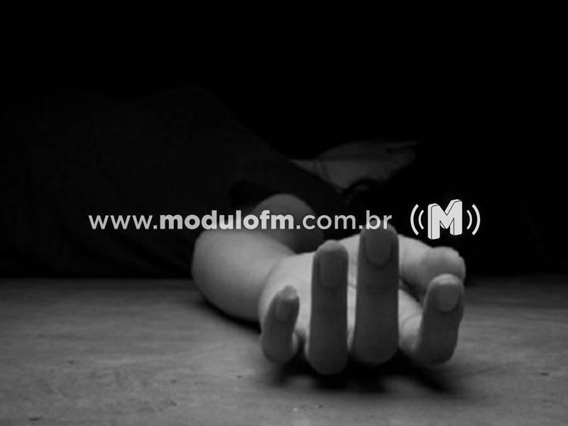 Jovem é morta a tiros pelo companheiro na frente da filha de 4 anos em Patos de Minas