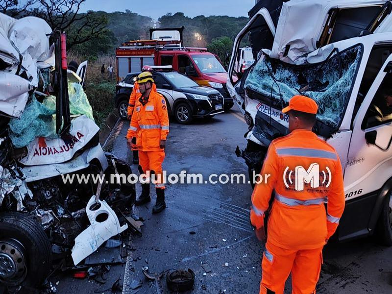 Acidente entre ambulância e caminhão deixa cinco mortos e três feridos na BR-354 entre Presidente Olegário e Lagamar