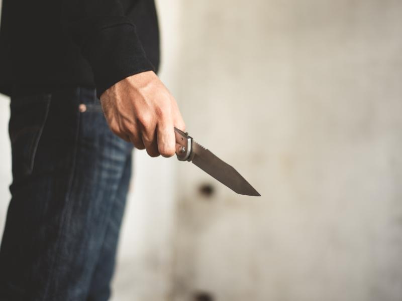 Assaltante aborda fiel a caminho de supermercado e foge com carteira da vítima em Patrocínio