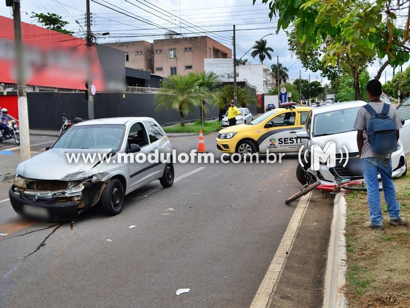 Colisão entre dois veículos resulta em atropelamento de ciclista em Patrocínio
