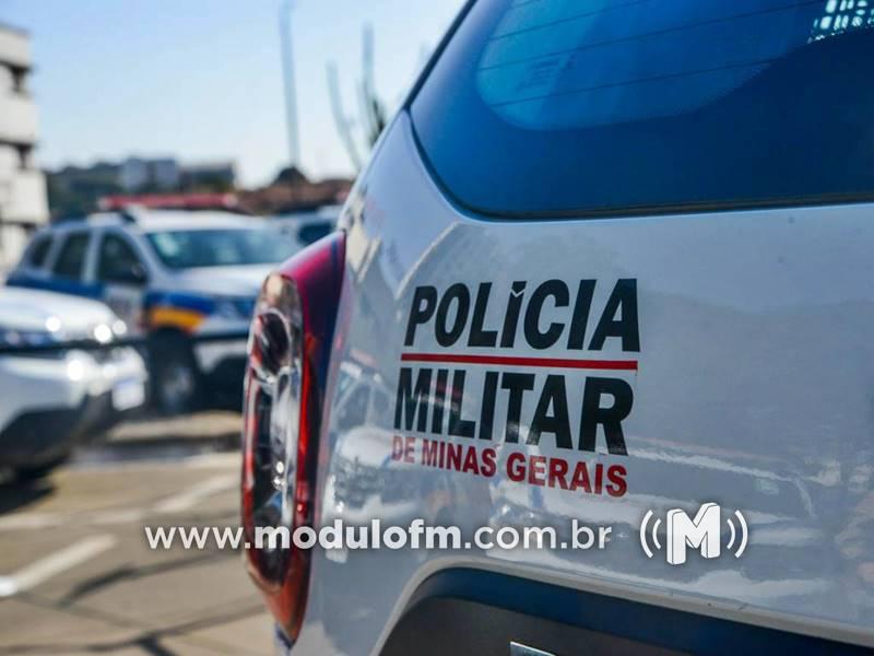 Passageira urina em banco de carro de aplicativo e chama motorista de “burra”