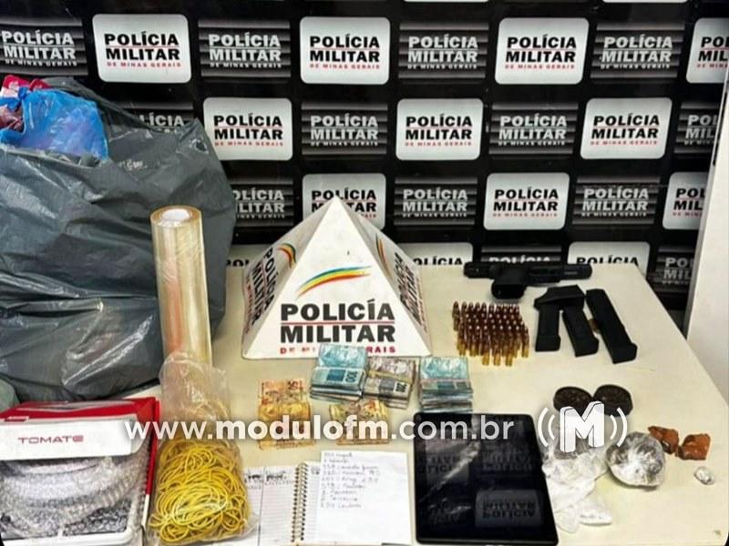 Polícia Militar apreende veículo roubado, arma, drogas e mais de R$ 30 mil em residência de Patrocínio após denúncia anônima