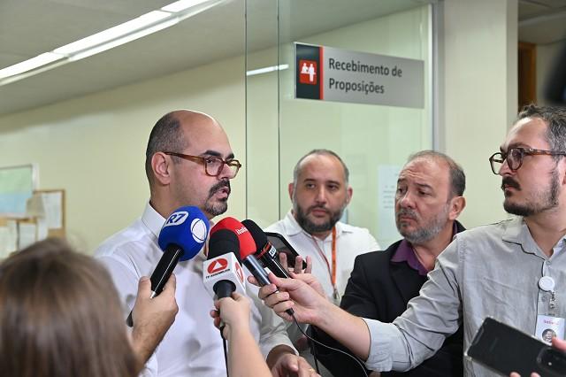 POLÊMICOS: Governo de Minas protocola projetos de privatização da Cemig e Copasa
