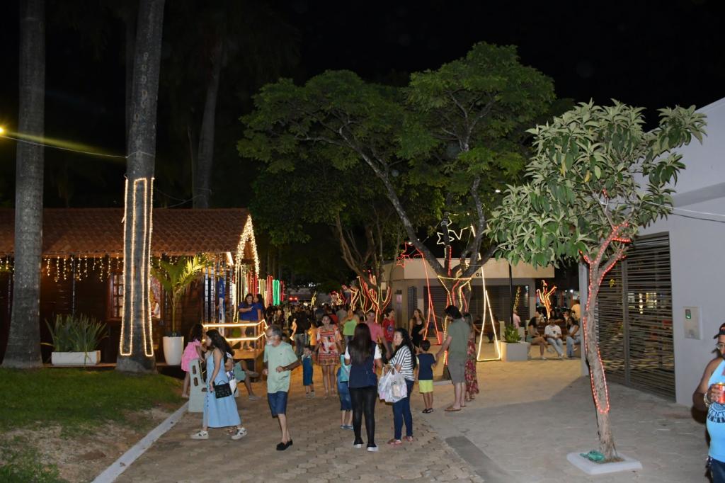 Imagem 3 do post Prefeitura inaugura revitalização da Praça Santa Luzia e prefeito diz que licitação dos quiosques não acontecerá este ano
