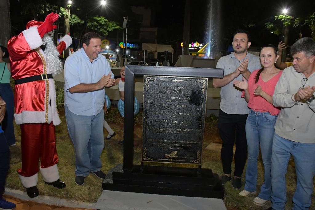 Imagem 5 do post Prefeitura inaugura revitalização da Praça Santa Luzia e prefeito diz que licitação dos quiosques não acontecerá este ano