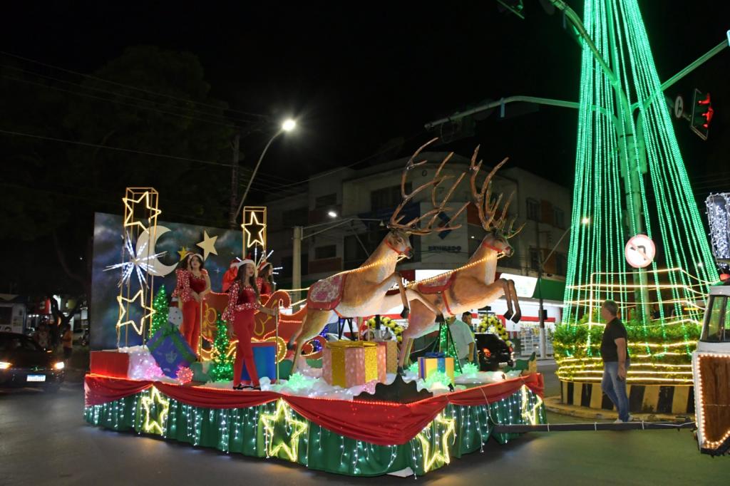 Imagem 2 do post Prefeitura inaugura revitalização da Praça Santa Luzia e prefeito diz que licitação dos quiosques não acontecerá este ano