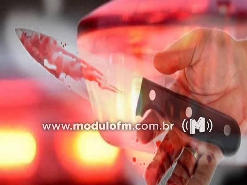 Tentativa de feminicídio em Patrocínio: homem arromba porta e esfaqueia mulher no bairro Serra Negra