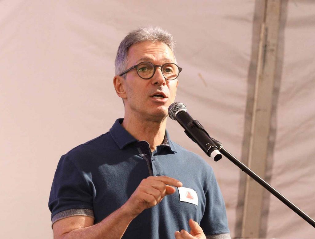 Romeu Zema assina em Patrocínio convênio de repasse de...