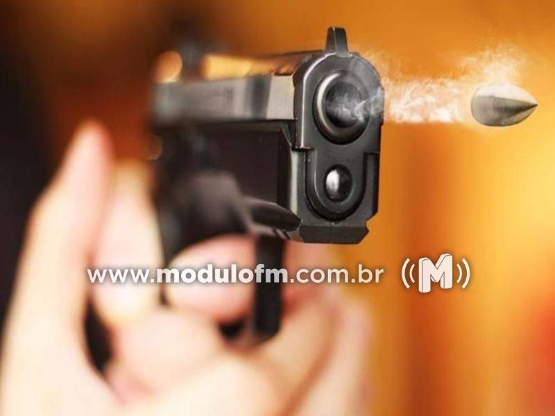 Homem é baleado na perna ao manusear arma em Coromandel e é hospitalizado em Patrocínio