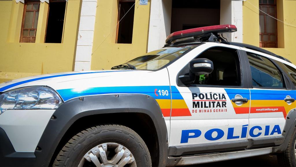 Homem com mandado de prisão em aberto é detido...