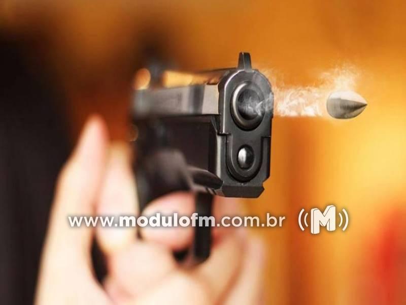 Homem é baleado e suspeito de tentativa de homicídio...
