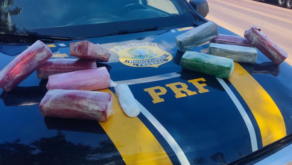 Homem é preso com cocaína escondida no tanque de...