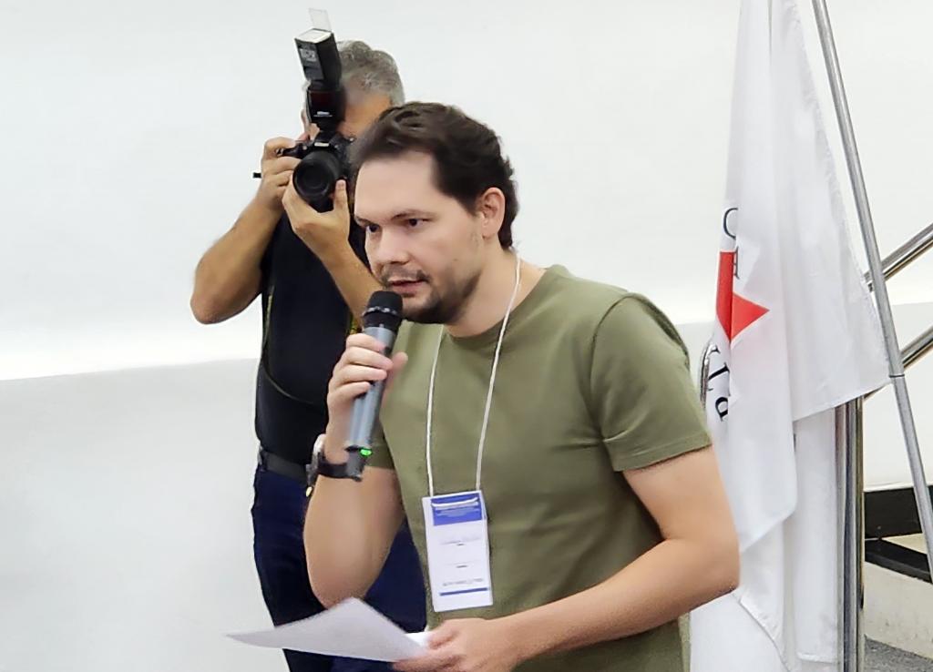 Prefeito garante início de construção de moradias populares ainda...