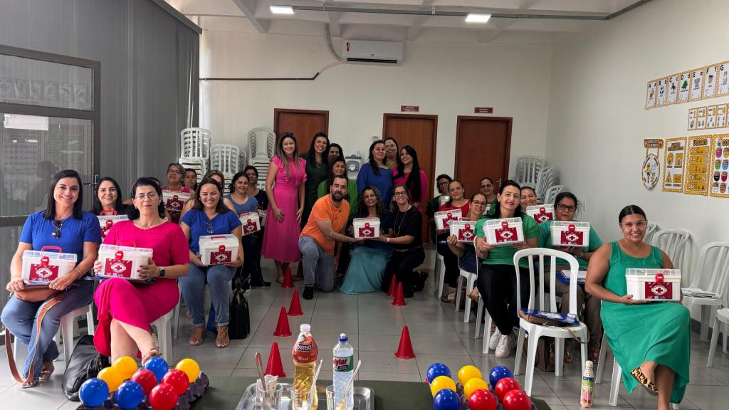 Imagem 1 do post Prefeitura de Patrocínio entrega kits de primeiros socorros às escolas municipais e treina coordenadoras