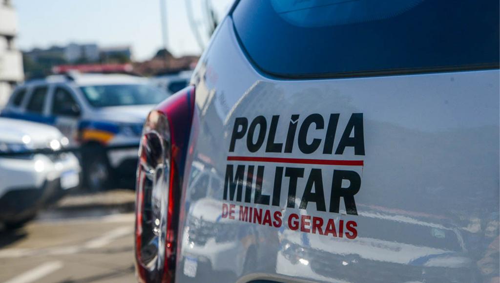 Jovem é preso após agredir a própria mãe em...