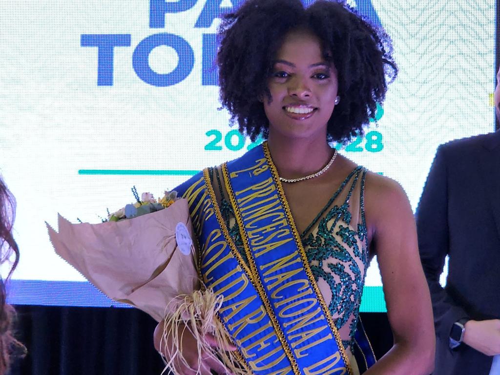 Imagem 3 do post Maria Eduarda Silveira é coroada Rainha Nacional do Café 2025 em Patrocínio
