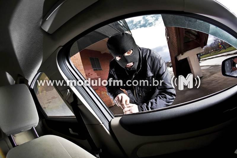 Polícia Militar procura suspeitos de furto de veículo no...