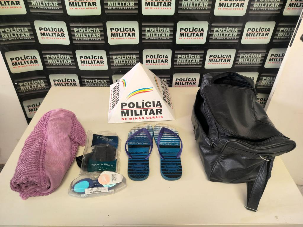 Após furtar bolsa com objetos pessoais no centro de...