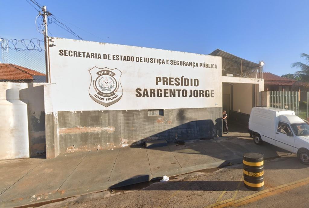 Homem de 41 anos é encontrado morto em cela...