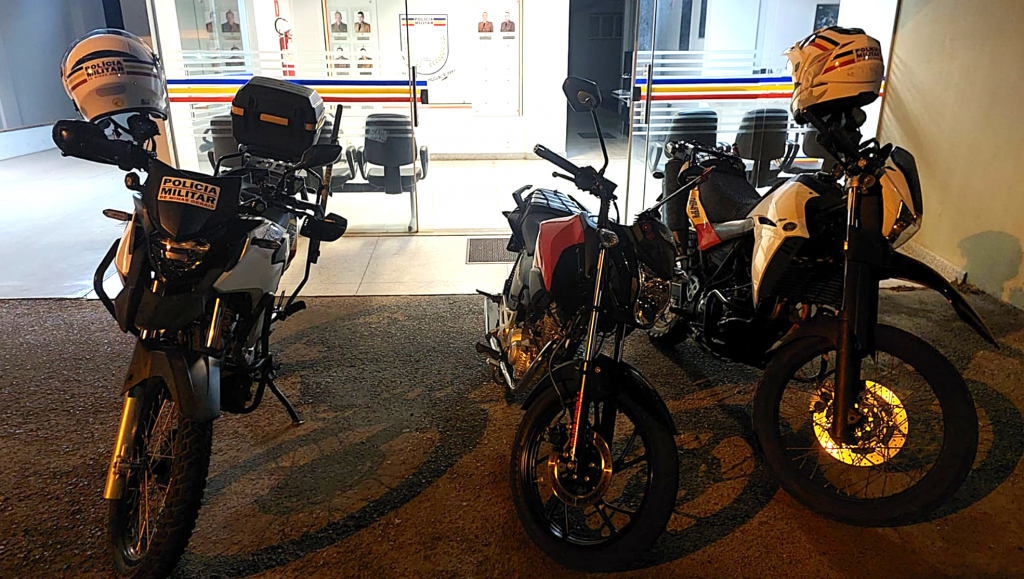 Motocicleta é apreendida durante operação de trânsito no bairro Santo Antônio