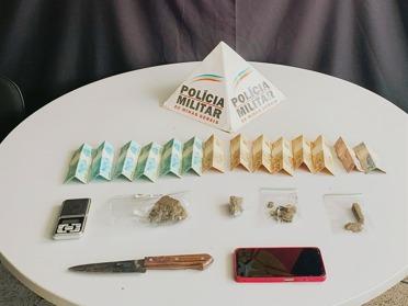 Polícia Militar prende jovem com drogas, dinheiro e balança de precisão no bairro Enéas