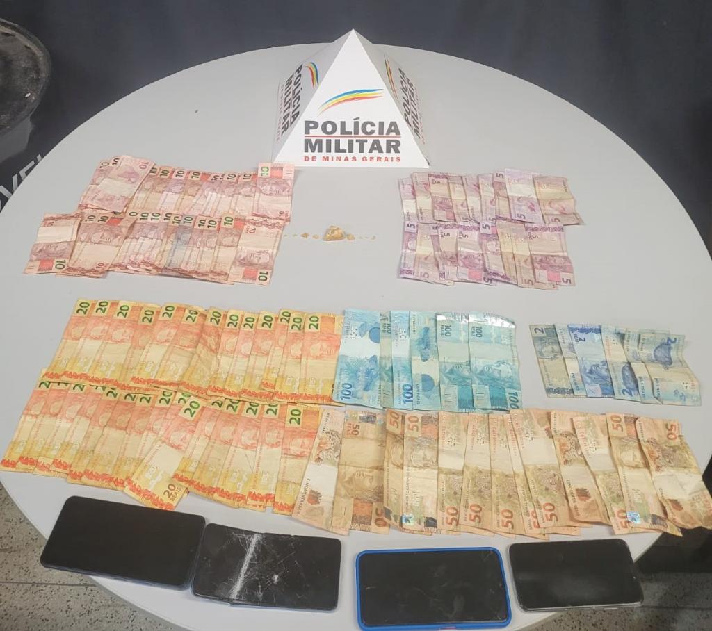 PM prende dois homens por tráfico de drogas no...
