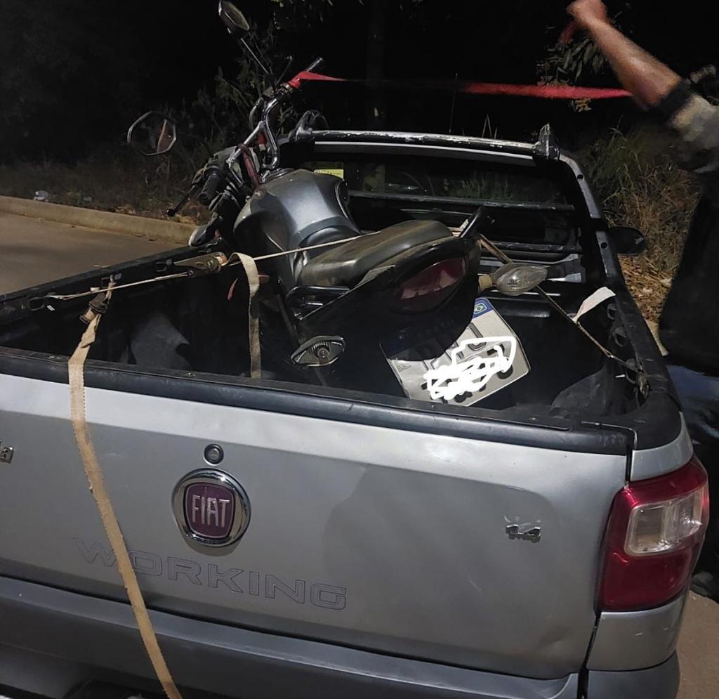 Polícia Militar recupera moto furtada e prende dois homens...