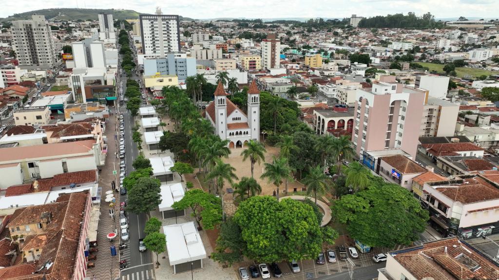 Licitação de quiosques da Praça Santa Luzia acontece na...