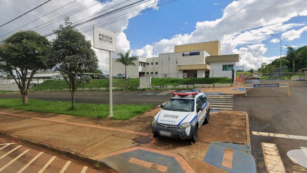 Foragido da Justiça de Rondonópolis/MT surpreende e se entrega à polícia em Patrocínio