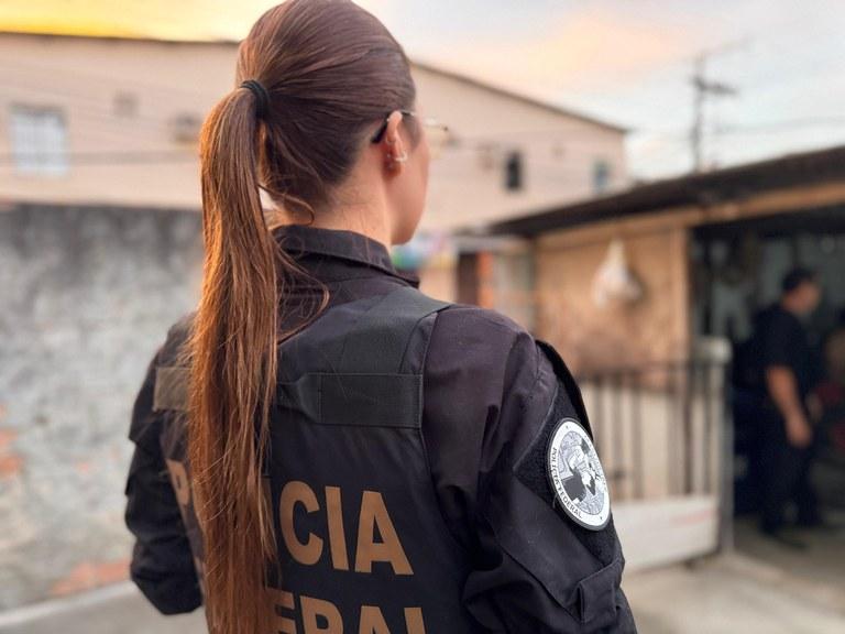 Polícia Federal realiza operação contra crimes sexuais envolvendo crianças em Serra do Salitre