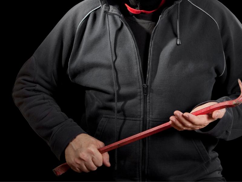 Carro é furtado em Patrocínio e encontrado horas depois...