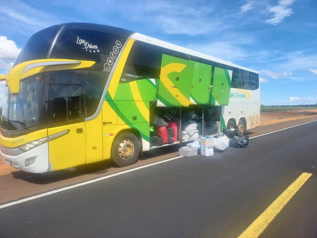 Polícia Rodoviária apreende mais de 100 pares de tênis...