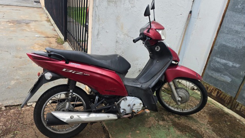 Honda Biz é furtada e recuperada pela Polícia Militar...
