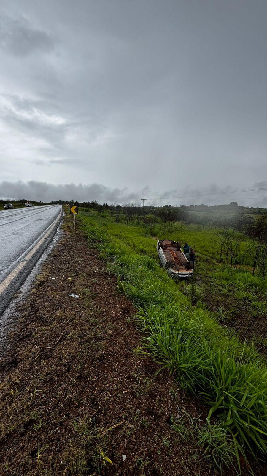Imagem 5 do post Capotamento múltiplo na BR-146 deixa feridos e mobiliza resgate em Serra do Salitre