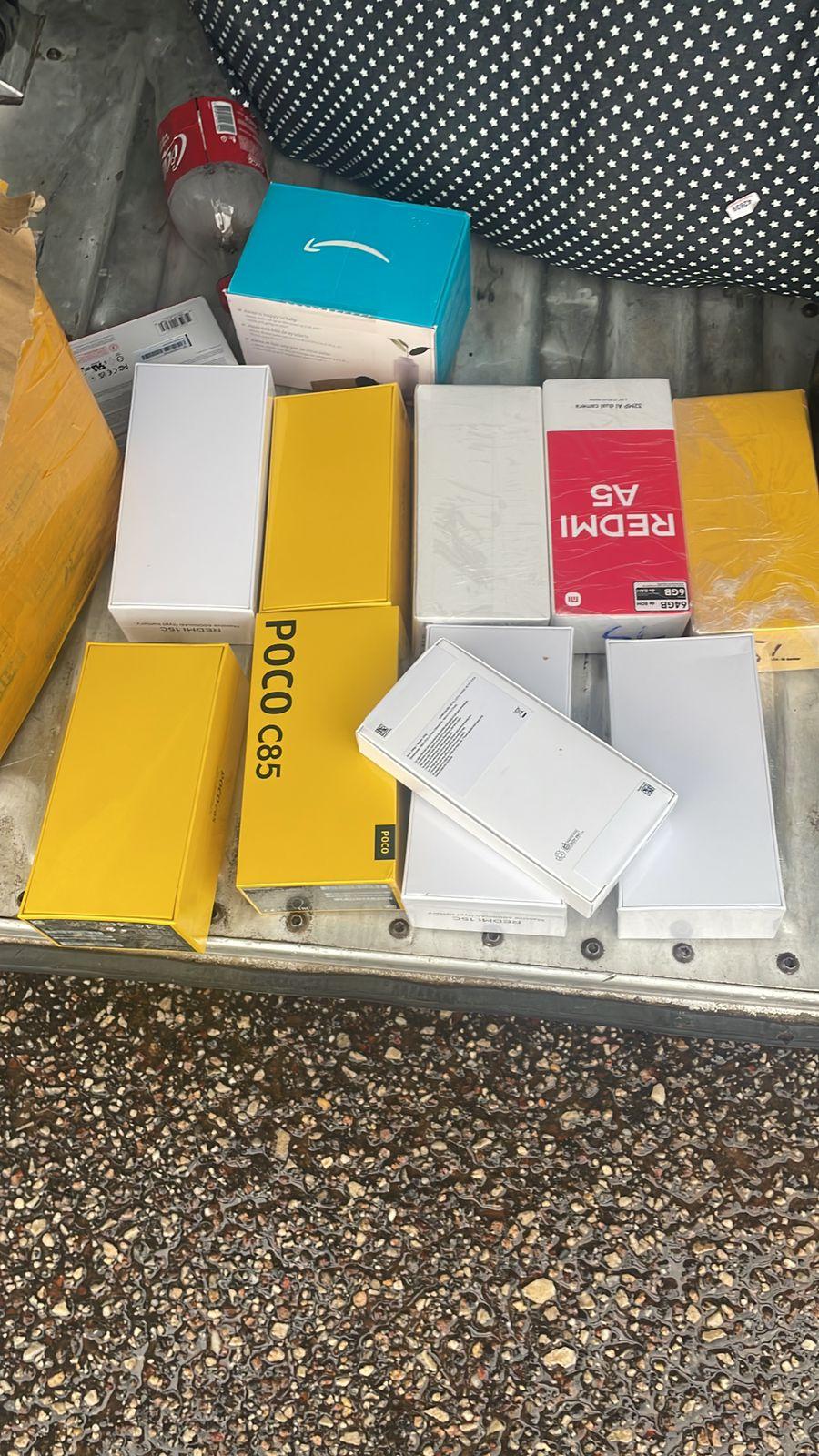 Imagem 2 do post Ônibus fretado é flagrado com produtos contrabandeados na MGC-462, em Patrocínio