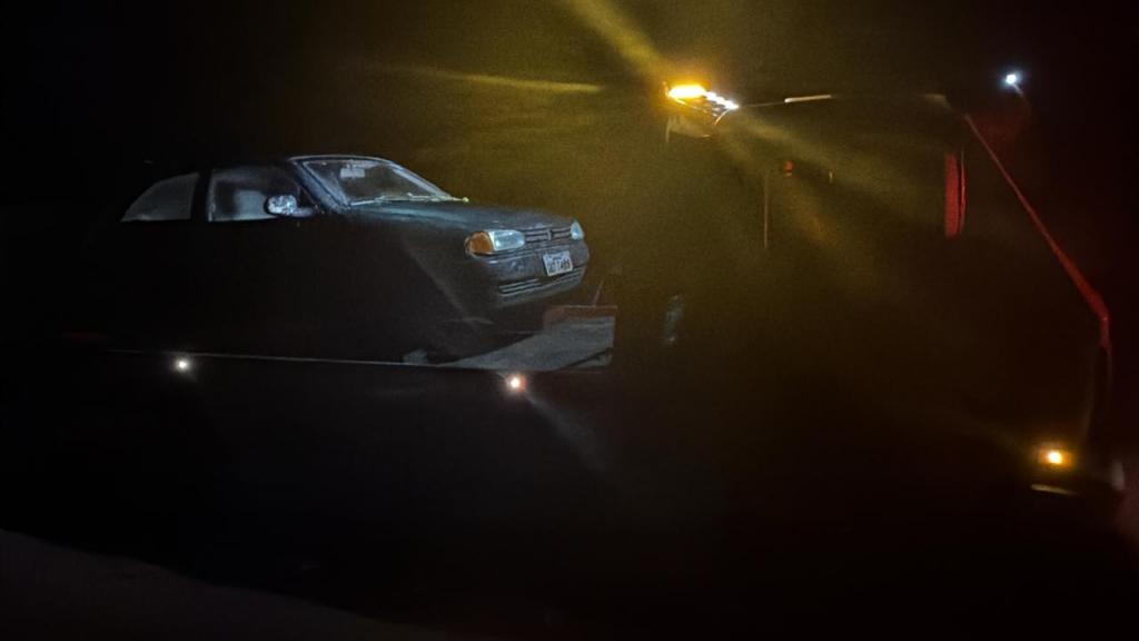 Polícia recupera carro furtado e prende dois suspeitos em...