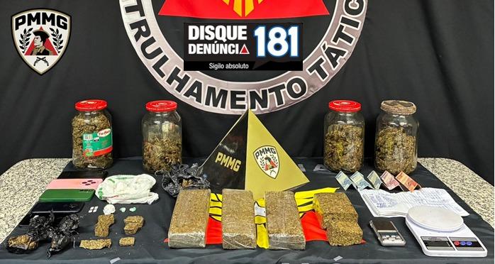 Denúncia pelo 181 leva à apreensão de grande quantidade de drogas no...