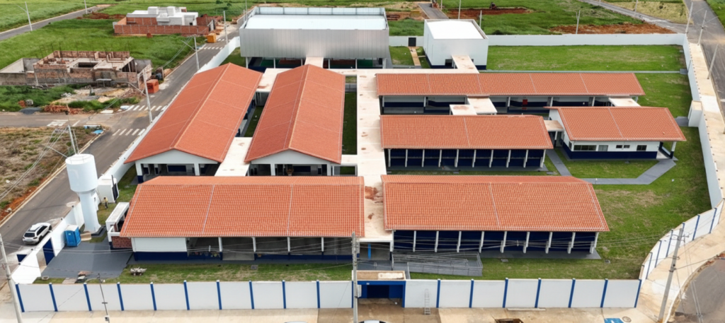 Escola municipal é inaugurada no bairro Morada Nova e amplia vagas na rede de ensino
