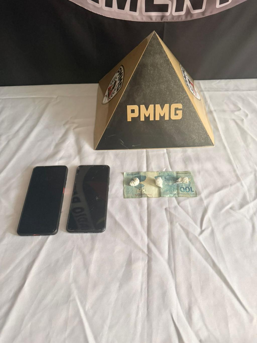 Polícia Militar prende dois autores por tráfico de drogas...