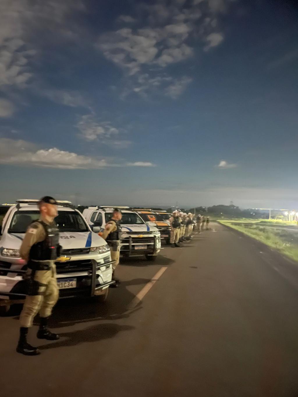 Imagem 2 do post Acusado de tráfico desce de Celta para fugir da PMRv, em Serra do Salitre, mas acaba preso