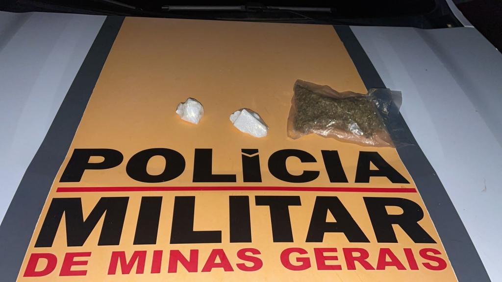 Imagem 3 do post Acusado de tráfico desce de Celta para fugir da PMRv, em Serra do Salitre, mas acaba preso