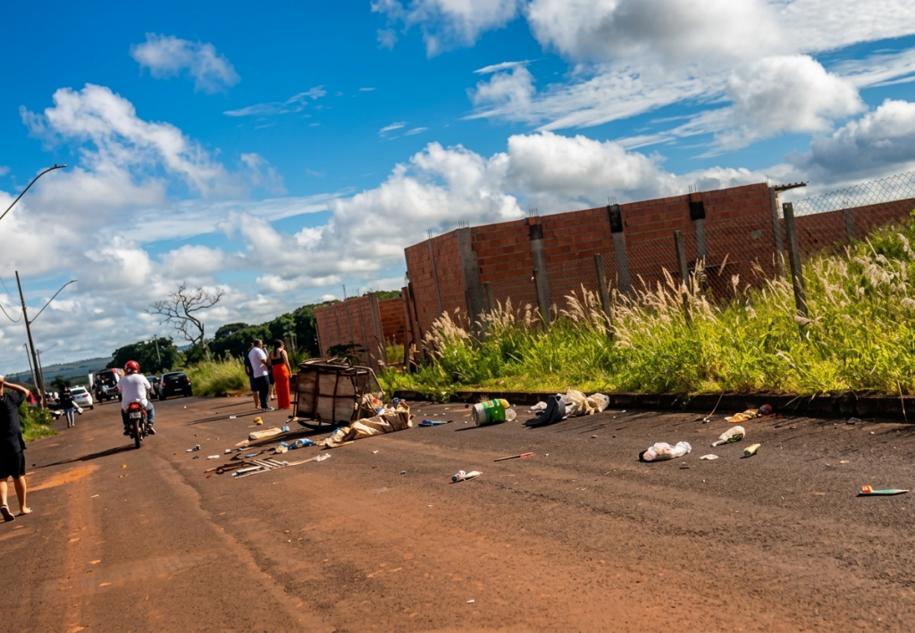 Idosa morre após ser atropelada enquanto empurrava carrinho de reciclagem em Monte...