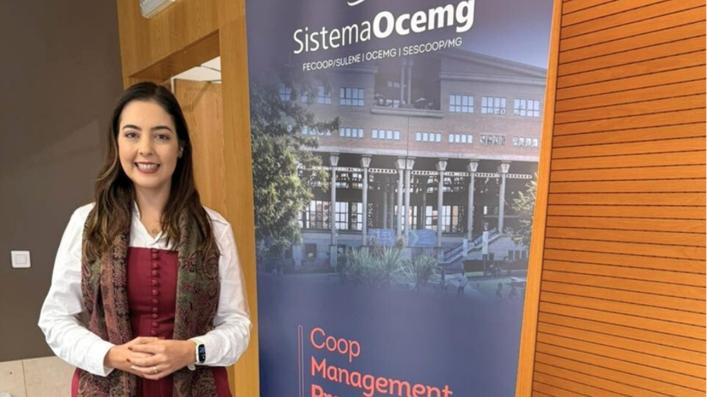 Presidente do Sicoob Coopacredi participa de programa internacional de...