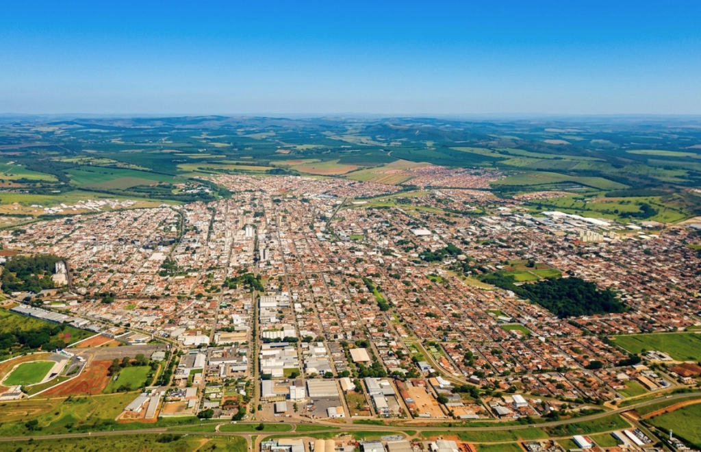 Calor fora de época deve elevar temperaturas em até 10 °C, inclusive em MG