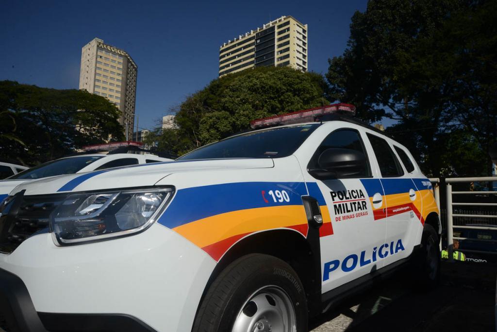 Homem é esfaqueado pelo irmão após discussão por som alto no Centro...