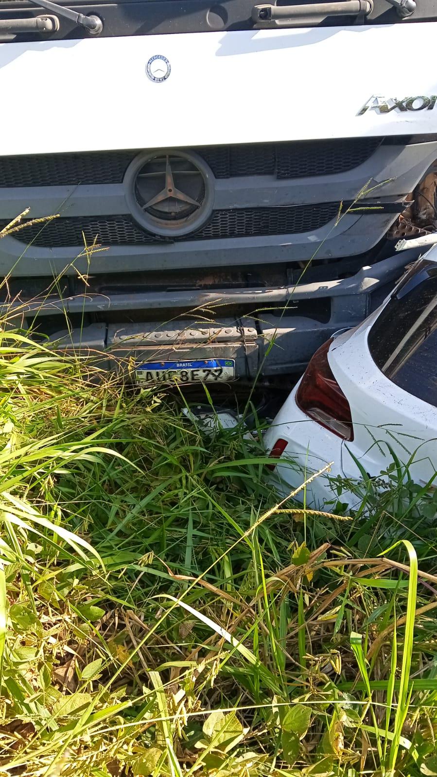 Imagem 4 do post Acidente envolvendo sete veículos deixa três feridos na MGC-354, em Patos de Minas